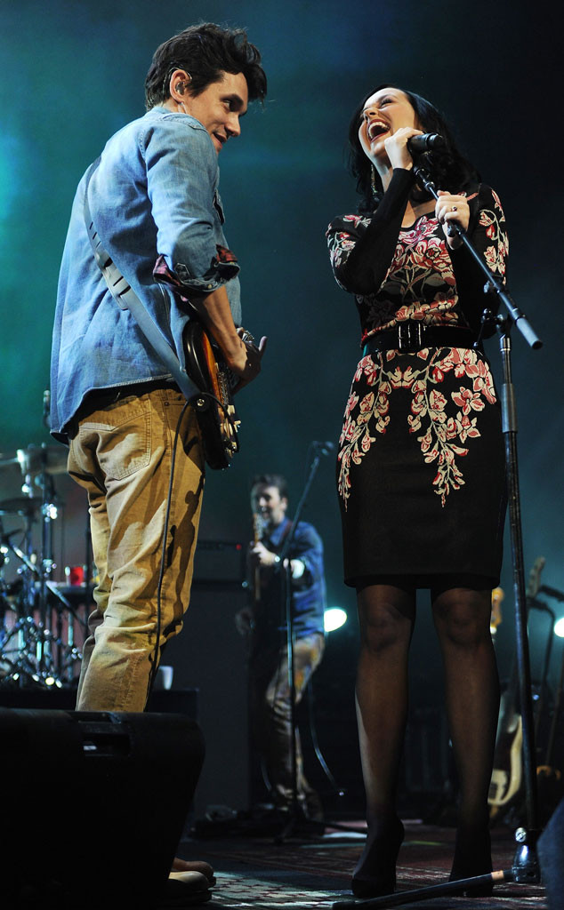 Katy Perry Wears Old Lady Attire | E! News